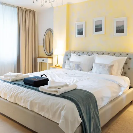 Herastrau Park Luxury Apartman *